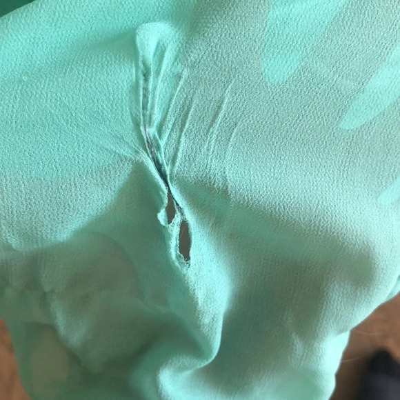 LU LU’S | Sea green backless gown - Picture 4 of 9